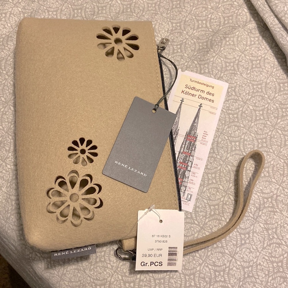 NWT RENE LEZARD WRISTLET 💕🌹